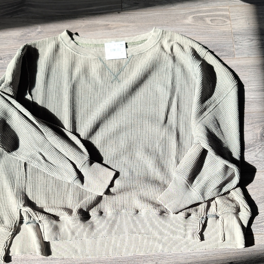 American Eagle Olive e Green Waffle Knit Sweatshirt